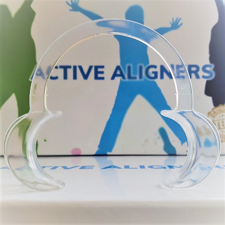 Active Aligners - Smile Club Cheek Retractor